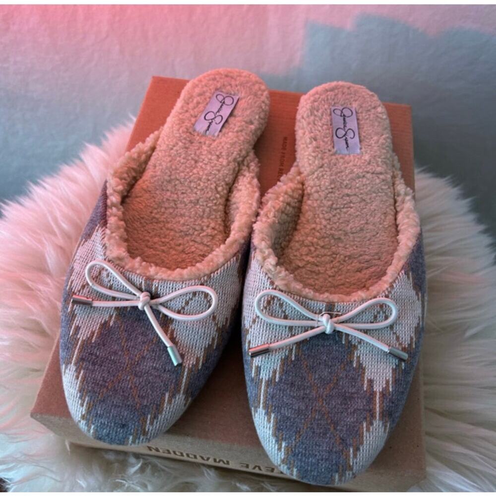 Jessica Simpson soft fuzzy slippers with bows Size 8.5